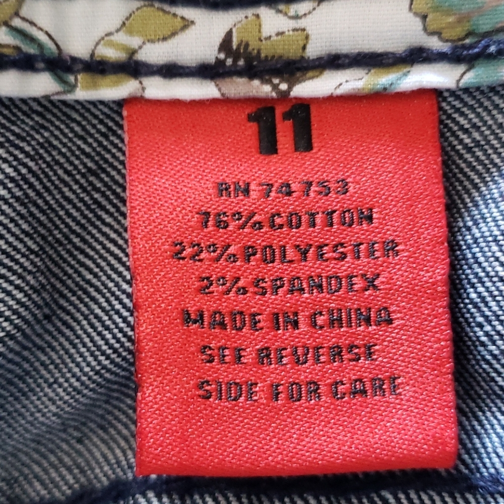 Nautical navy capris with trim size 11 - Picture 6 of 7